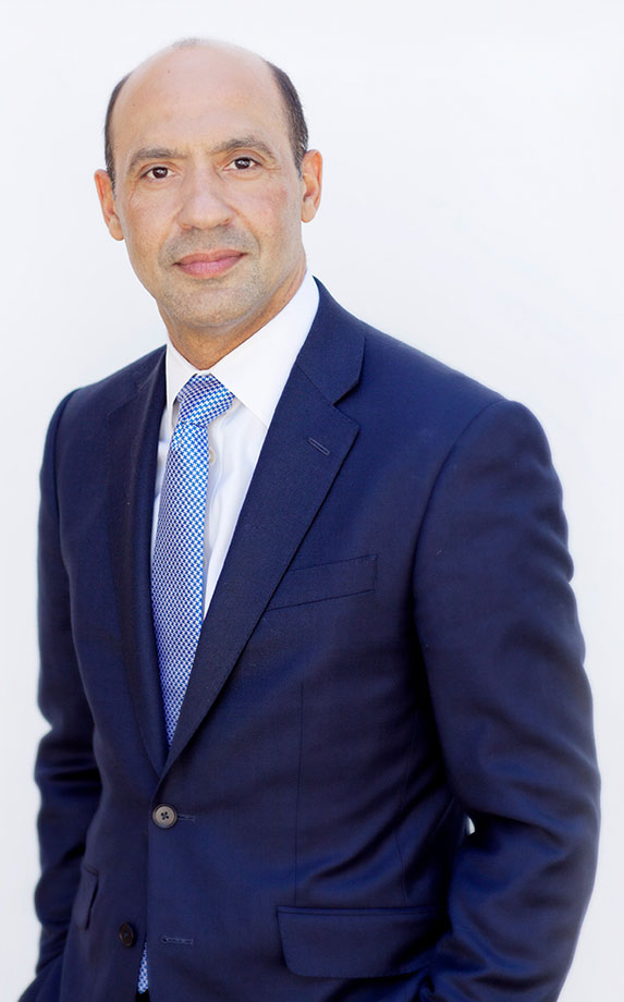 Dr. Valenzuela